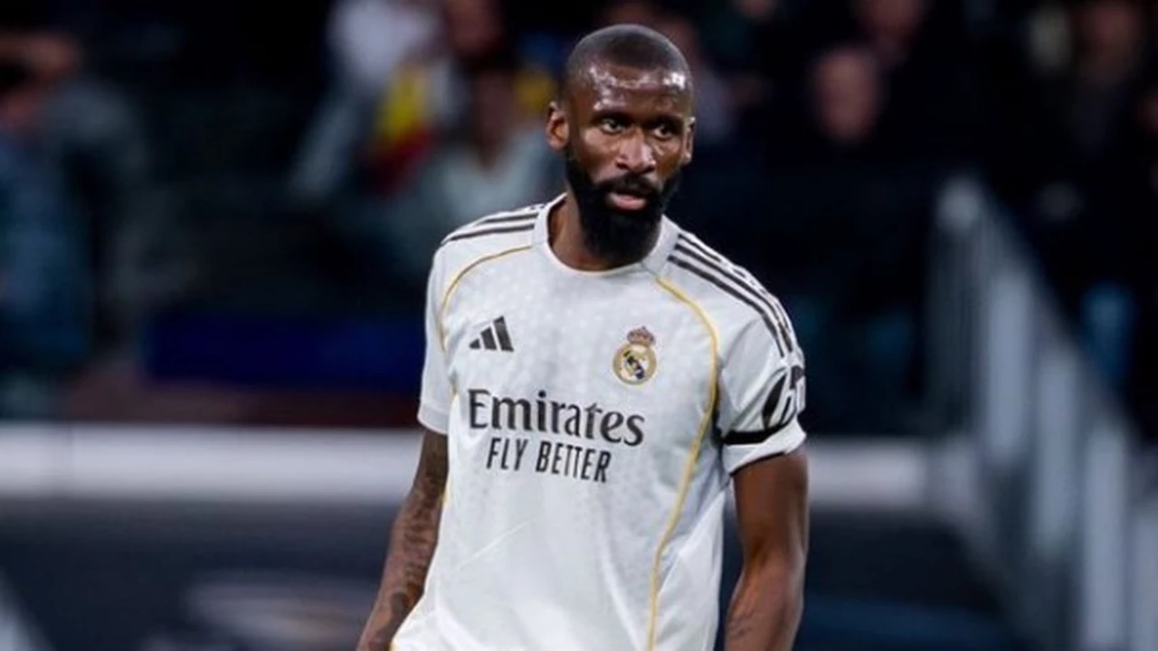 ريال مدريد ينهي تجديد عقد أنطونيو روديجير لموسم إضافي